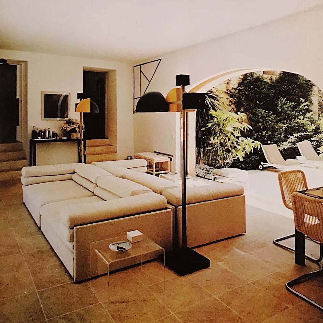 Meganさんのインスタグラム写真 - (MeganInstagram)「Daniel Kiener, Saint-Tropez from @archdigest “Country Homes,” 1982 〰 via @ashnyc  . . . . #architecture #interiordesign #interiors」12月13日 15時19分 - zanzan_domus