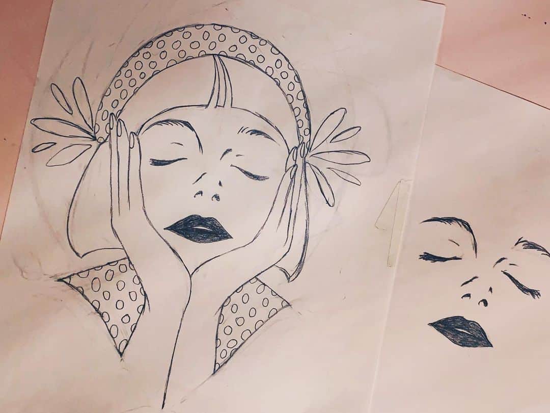 マエガミマミのインスタグラム：「✏️💋  Häagen-Dazs  ART PACKAGE -STRAWBERRY-  #HäagenDazsArtPackage🍓」