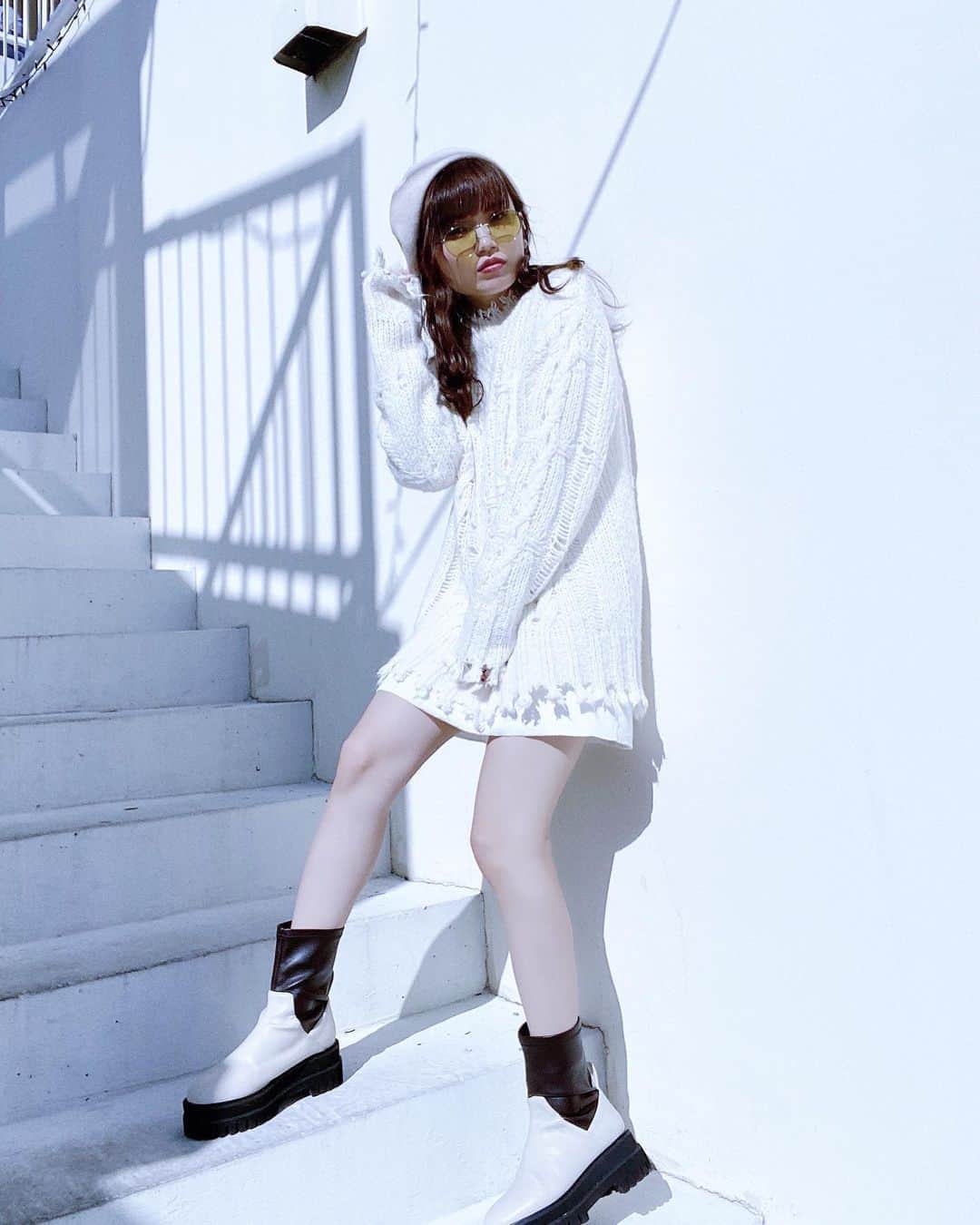 恋愛未満のインスタグラム：「𝒲𝒽𝒾𝓉ℯ 𝒸ℴℴ𝓇𝒹𝒾𝓃𝒶𝓉ℯ🤍  12/20 20:00〜 インスタライブ🎼 よろしくお願いします⋆」