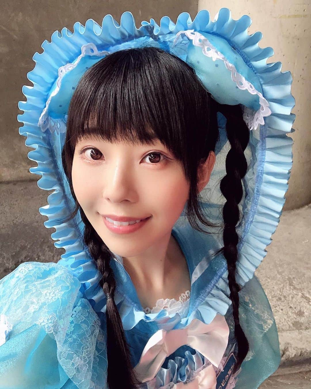 のインスタグラム：「似たような角度の写真の連投に🤳笑 . #lookback2020  . いろんな格好になりました❣️ . みんなのお気に入りとか、こゆのが好き〜など❓あれば。 . 放出してないセルフィーをUPしようかな〜と思います🙆‍♀️ . 写真があるものだけになるけど。笑 . よければ教えてね〜🤍 . . . #japan #cosplay #tokyo #akihabara #dempagumi #idol #risaaizawa #instagood #らぶビタ #selfie」
