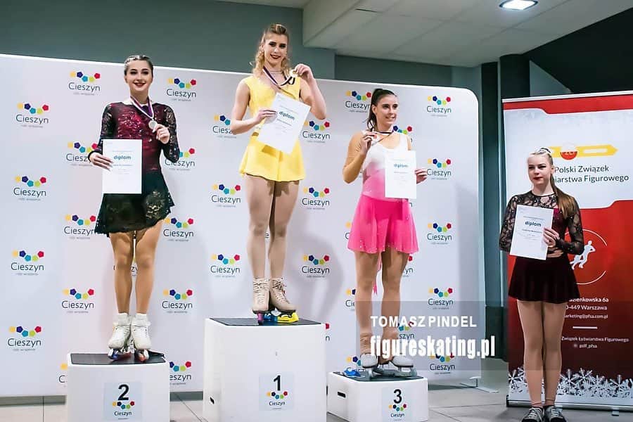 エリスカ・ブレジノワのインスタグラム：「🏆🥇🥈 #nationalchampion 🇨🇿❣️」