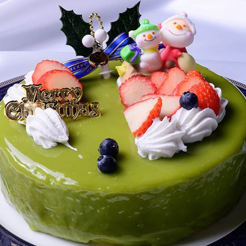 鈴鹿サーキット【公式】さんのインスタグラム写真 - (鈴鹿サーキット【公式】Instagram)「そら・たべよで食べられる ３つのクリスマスケーキ . ⭐︎フレーズ・ノエル（ランチ&ディナー） 王道、いちごをたっぷり使ったショートケーキ ⭐︎ベール・ノエル（ランチのみ） ピスタチオを使ったババロアとラズベリーゼリーのケーキ ⭐︎ショコラノワール（ディナーのみ） チョコムースの中にバニラが香るクリームブリュレが入ったケーキ . あなたはどれが食べたい？ +*+*+*+*+*+*+*+*+*+*+*+*+*+* 12月25日まで #鈴鹿サーキット #suzukacircuit #そらたべよ #クリスマスまで」12月13日 16時53分 - suzukacircuit_official