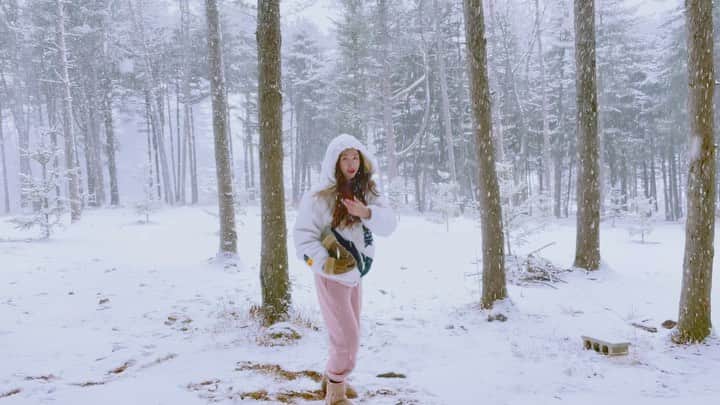 イユエリンのインスタグラム：「음악 넣으니 알콩달콩해 보인다 하은아^^;;⛄️ @junghaeunii」
