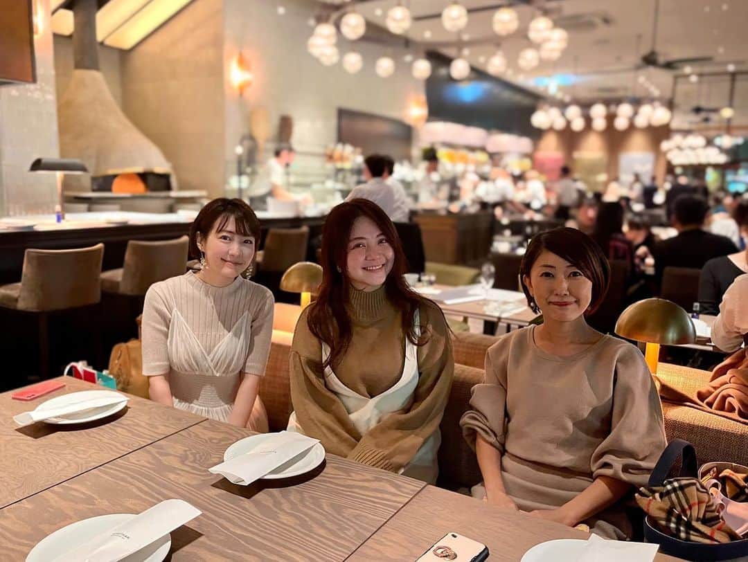 大井智保子さんのインスタグラム写真 - (大井智保子Instagram)「ℕ𝕖𝕨 𝕆𝕡𝕖𝕟 ✞ ✍︎︎ 𝙼𝙾𝚁𝙴𝚃𝙷𝙰𝙽 𝚑𝚒𝚛𝚘𝚜𝚑𝚒𝚖𝚊 . THE KNOTの1階にオープン✨ 楽しみに待ってました♪ オープン記念の4000円飲み放題付きコースで、 スパークリングワインをひたすらのんだんじゃっ🥂お得ですね♪ . ぜーんぶおいしいし、接客が最高だったのです◡̈⃝♩ ランチもしてみたいし、コロナが落ち着いたら絶対にまた行くなー❤︎ デートにもよさそうなお店✌︎︎ . . #newopen #morethan #MORETHANhiroshima #theknot #restaurant  #lunch #morning #dinner  #広島レストラン #広島ディナー #広島グルメ #広島ニューオープン #新店 #イタリアン #広島イタリアン #おしゃれなお店 #レストランデートしたい #pizza #pasta #ピザ #パスタ #平和大通り #chihoko飯」12月13日 17時02分 - chihokoi