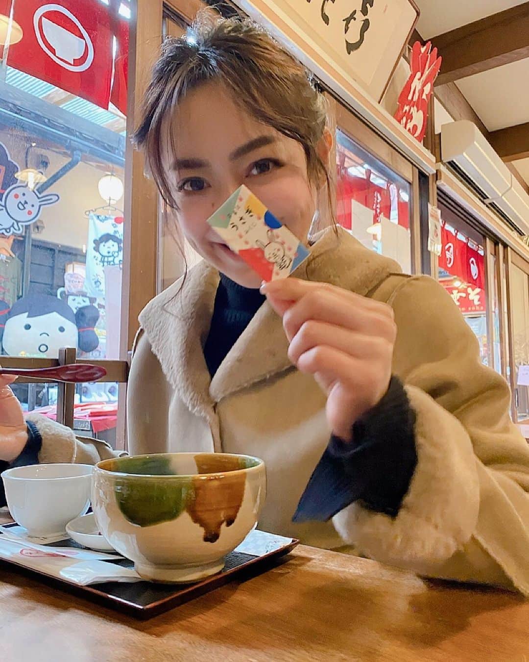 のインスタグラム：「お汁粉だいしゅき🥺💗 おみくじ付き🐰 ・ #縁結び  #出雲大社  #縁起物  #紅白餅」