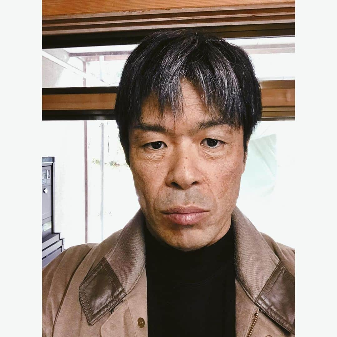 松本利夫さんのインスタグラム写真 - (松本利夫Instagram)「昨日から公開になった 映画「無頼」 この映画、とにかく井筒監督の拘りが満載です‼️ その一つが特殊メイク 20代から60代までを演じるのですが 職人さんの腕が凄すぎて 毎回、鏡を見る度に 「俺、将来こうなるのかぁ...」と溜め息が出ていました💦 リアル過ぎる。。。 1枚目が50代 2枚目が60代の特殊メイクです。 様々な職人さんの仕事により この映画が作られています！ ちなみに、特殊メイクだけでも3時間位かかるので その日に刺青も描くとなると大変な事になります😅 振り返ればいい思い出です🙏✨ #無頼」12月13日 17時10分 - exile_matsu