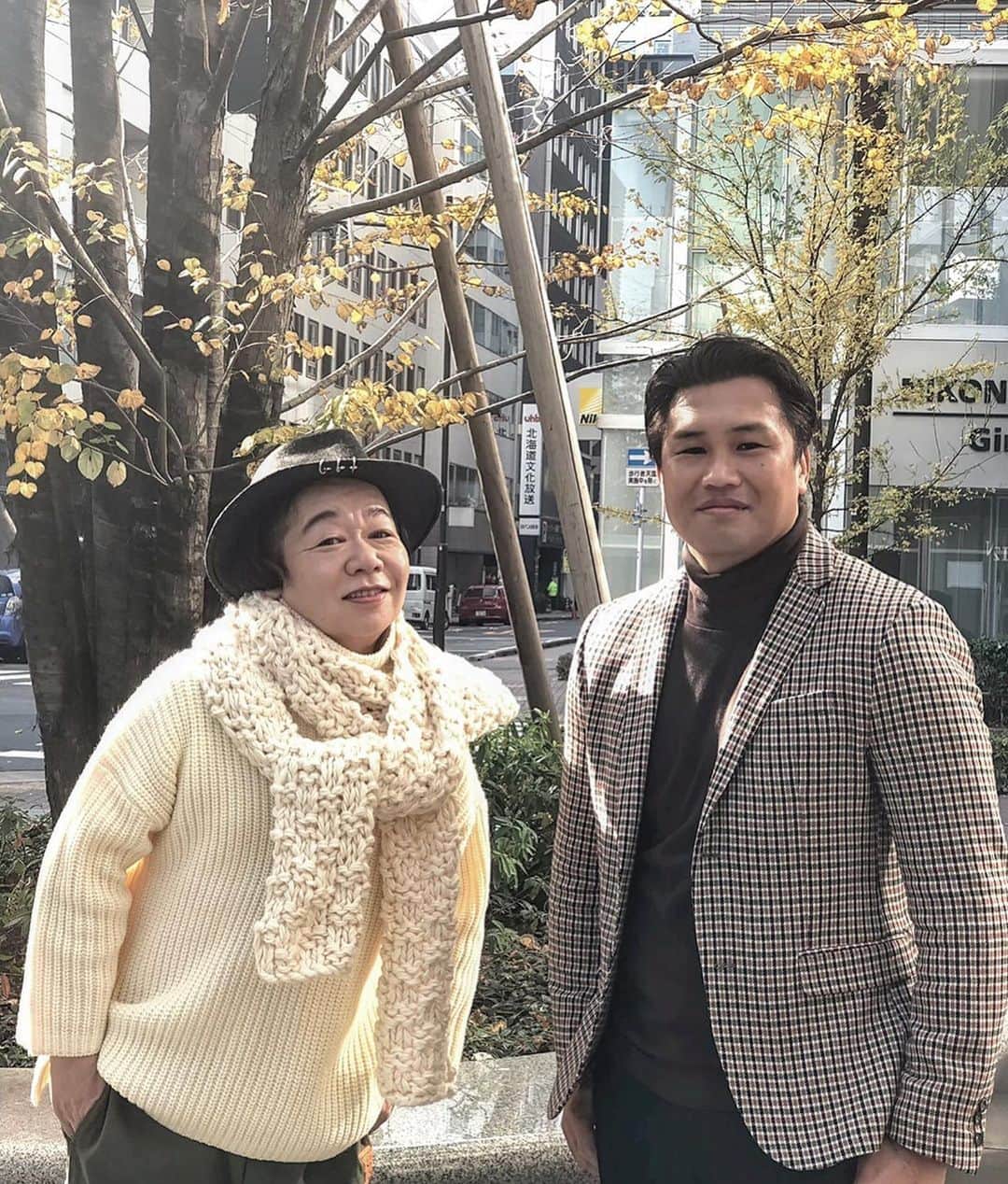 のインスタグラム：「今日はB&(ビーアンド)（ @b_and_official )　の企画でしげるちゃんとお仕事でした。久しぶりにお会いできて楽しかった⭐️しげるさん、ありがとうございました♪小田さん、カメラマンさんもありがとうございました😊どんな出来上がりになるのか楽しみだな〜。記事がアップしたらまた報告させていただきます。」