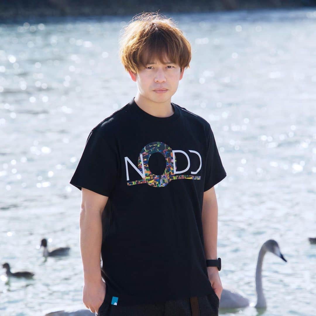 石田太志のインスタグラム：「I’ve got @nodd_jp T-shirt. This is great design. ･ #footbag #taishiishida #freestyle #soccer #follow #worldchampion #performance #performer #instagramer #hackysack #nodd #design #tshirt」
