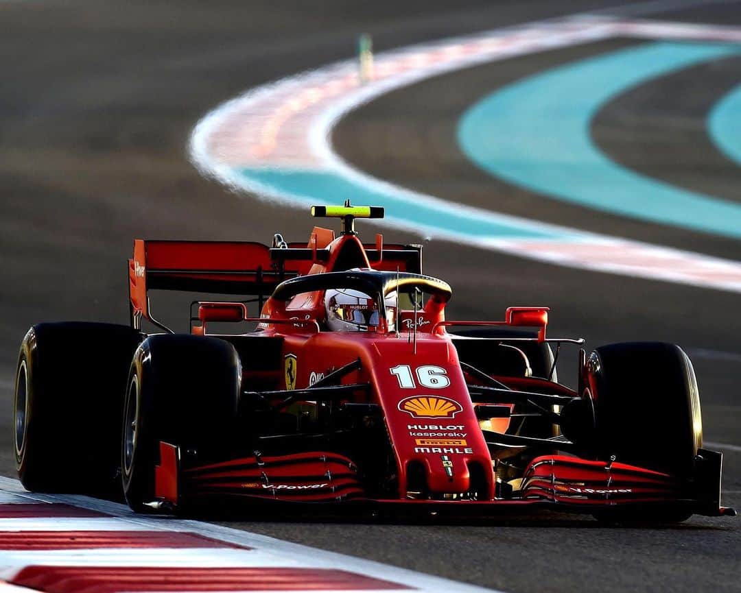 ウブロさんのインスタグラム写真 - (ウブロInstagram)「The adrenaline is definitely building up as we count down to the start of the #AbuDhabiGP! Go #Ferrari! #HublotFerrari」12月13日 17時31分 - hublot