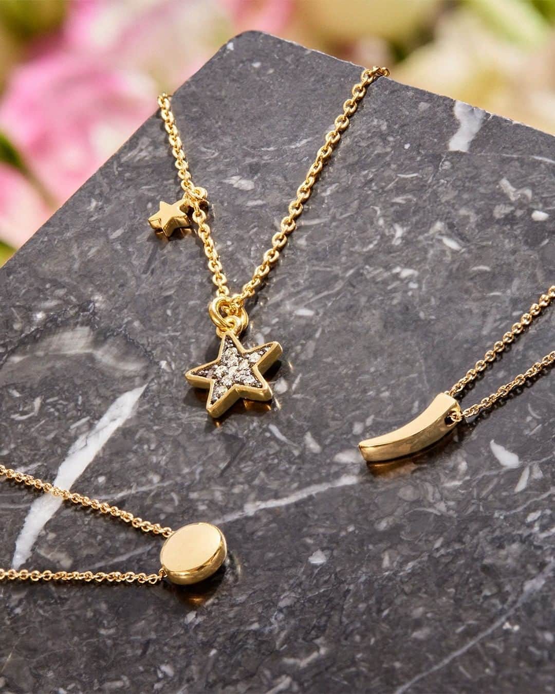 トウスのインスタグラム：「Dear Santa… I want them all! #NormalChristmas #StayTender #TOUSJewelry」