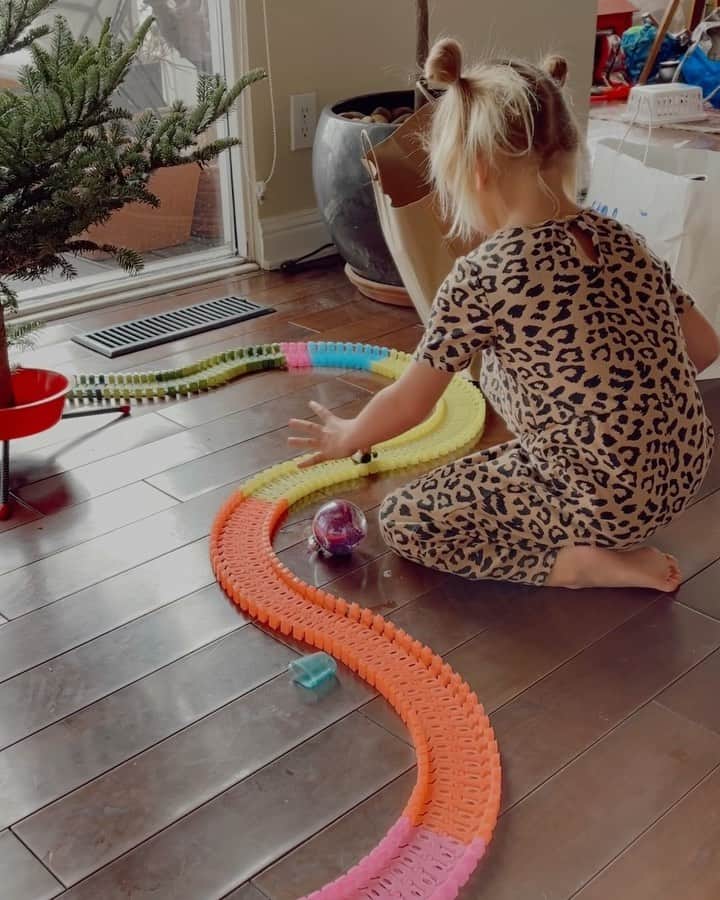 ストーミ・ヘンレイのインスタグラム：「Ahhhhhhh not Mama Coco! Ahaha」