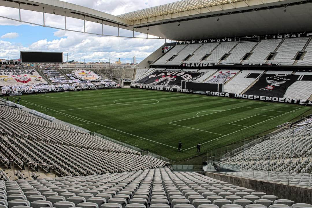 コリンチャンスさんのインスタグラム写真 - (コリンチャンスInstagram)「A @NeoQuimicaArena está preparada para receber o clássico Majestoso entre Corinthians e São Paulo pela 25ª rodada do @Brasileirao, às 18h15! 🏟⚫⚪⠀ ⠀ #SCCPxSAO ⠀ #VaiCorinthians」12月14日 3時00分 - corinthians