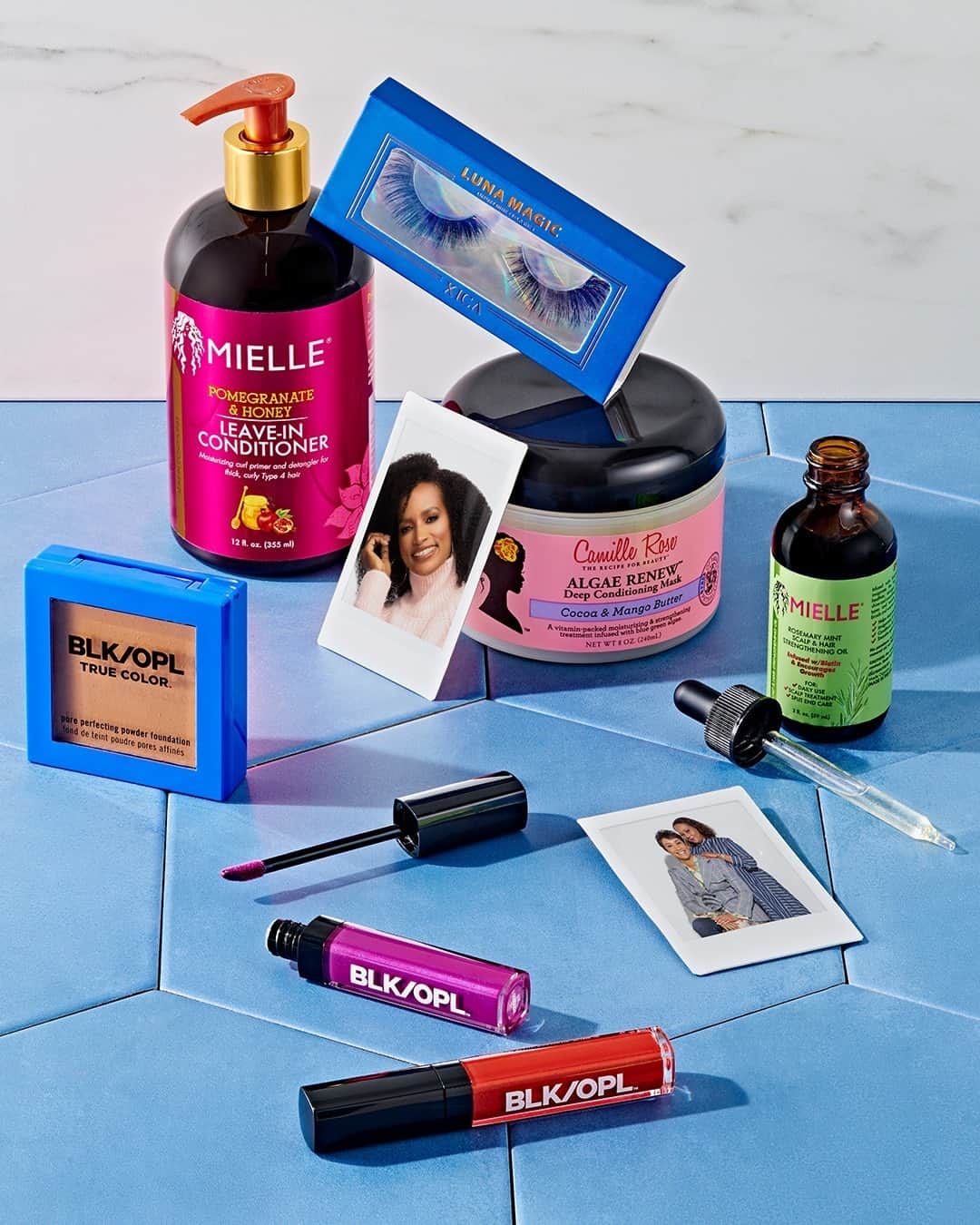 のインスタグラム：「From flawless makeup in a wide range of shades to silky leave-in treatments, these Black-owned brands are here to give you—& your beauty routine—the ultimate glow up. 💁🏽‍♀️ #WalmartBeauty #HereForEveryBeauty」