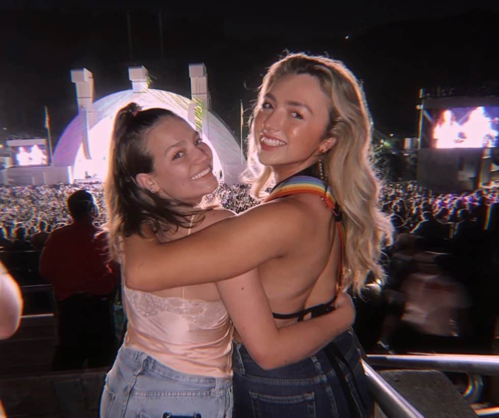 ペイトン・リストのインスタグラム：「who knew when they cast us as sisters it would be a life thing love you charli happy birthday」