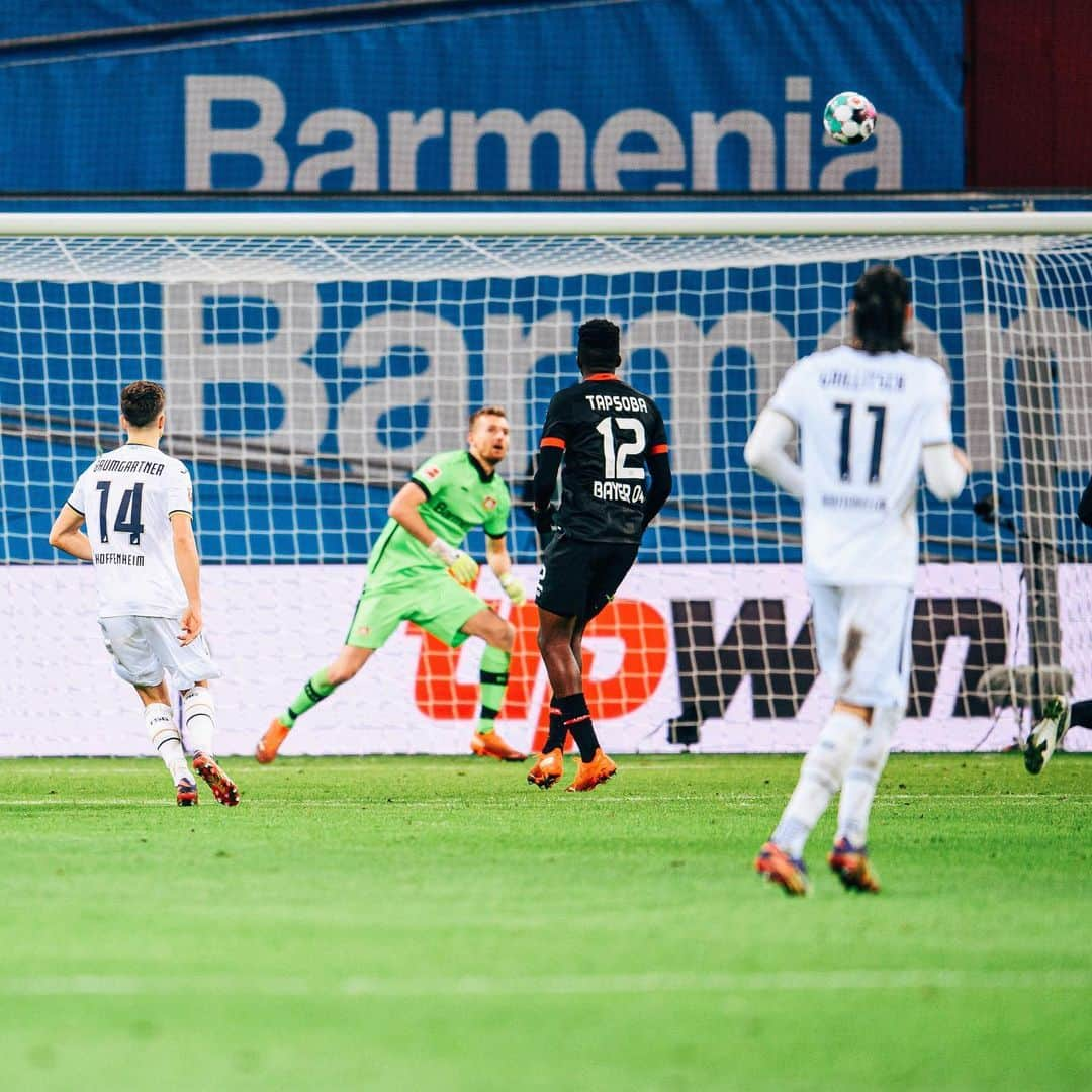 バイエル・レバークーゼンさんのインスタグラム写真 - (バイエル・レバークーゼンInstagram)「@tsghoffenheim scores after the break.   #B04TSG #Werkself #Bayer」12月14日 3時22分 - bayer04fussball