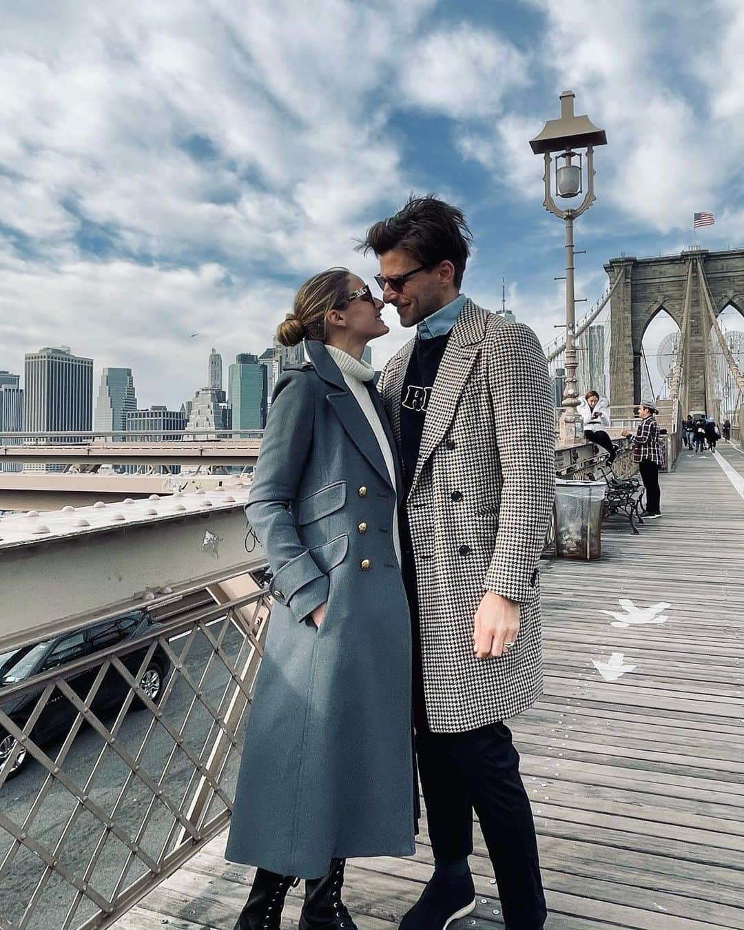 オリヴィア・パレルモのインスタグラム：「Sunday Stroll 💕」