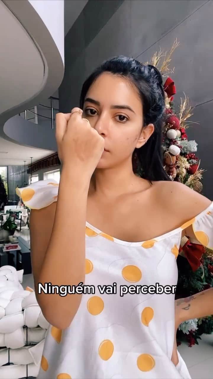 Gabriela Salesのインスタグラム：「Minha vida resumida em um vídeo. Seria cômico se não fosse real kkkk」