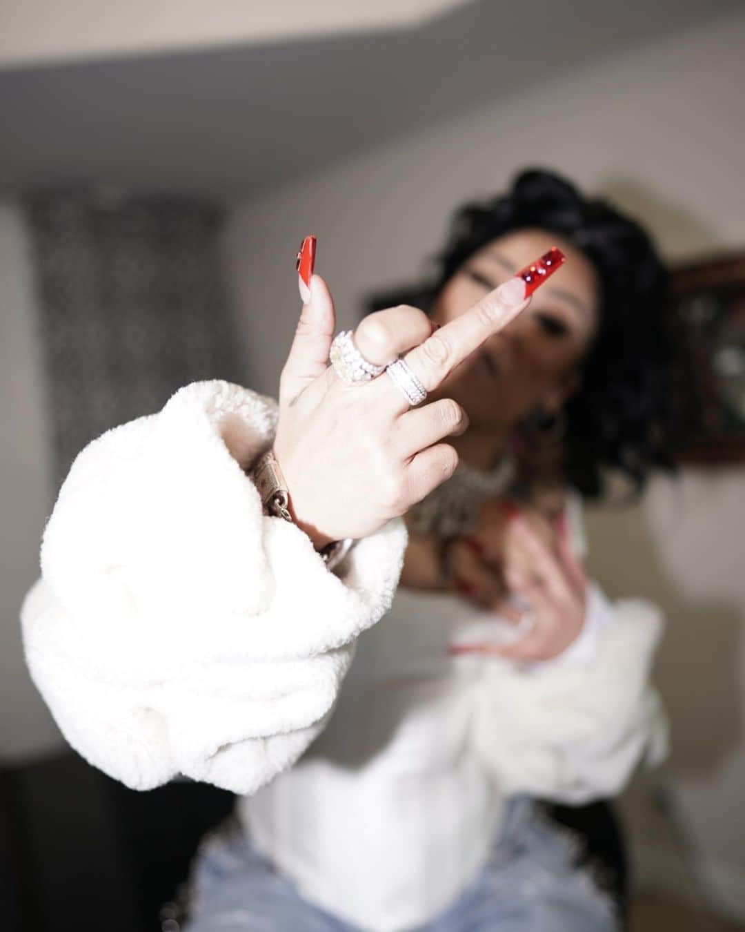 キーシャ・コールさんのインスタグラム写真 - (キーシャ・コールInstagram)「Photography—  @cancerblake Nails —- @britneytokyo 🤘🏽🤘🏽😏 #ALBUM8」12月14日 4時19分 - keyshiacole