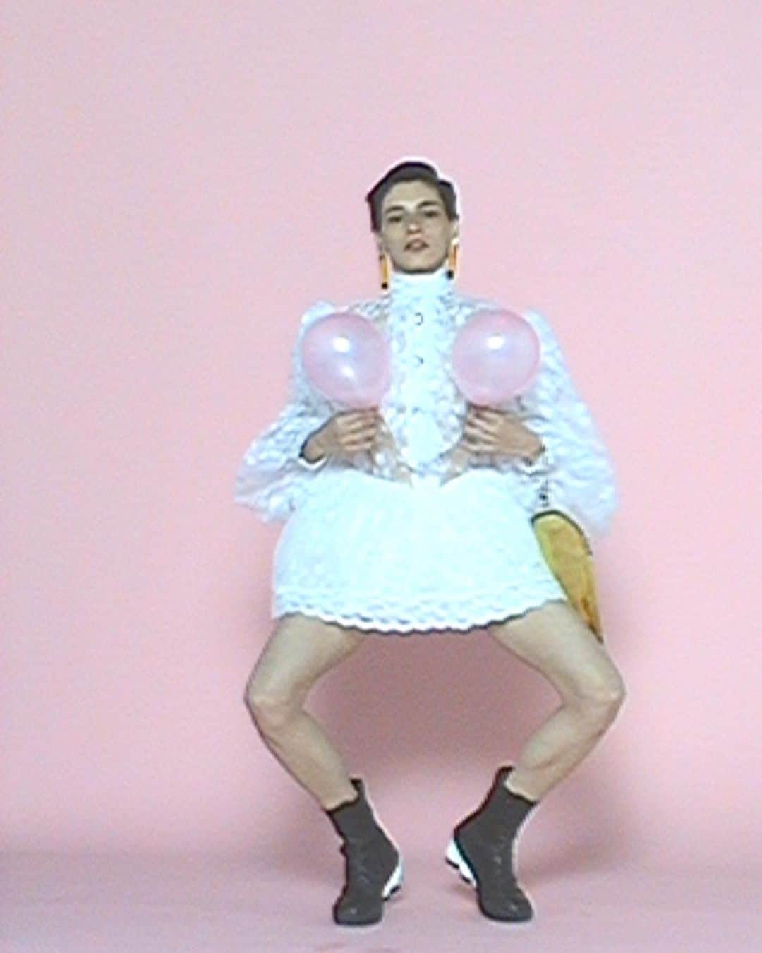 シャーナ・オズボーンのインスタグラム：「Faves @christopherkane @blueaida 🎈AW19」