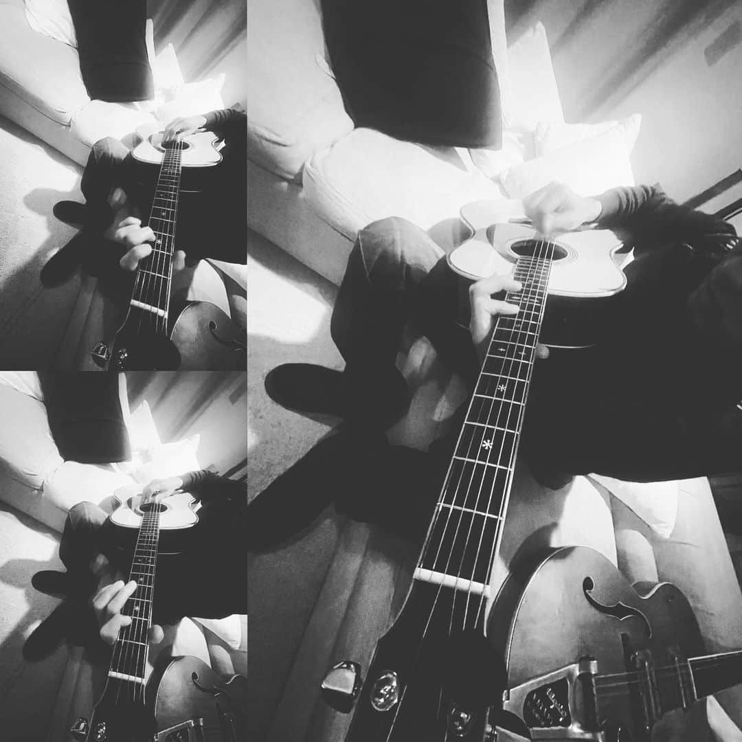成田昭次さんのインスタグラム写真 - (成田昭次Instagram)「リハーサル始まりました！ LBDと新曲演ります！ #成田昭次 #lbd #littleblackdress #ビルボード東京 #参ったな2020 #ライブ生配信できるかな？」12月13日 19時39分 - naritashoji.guitar