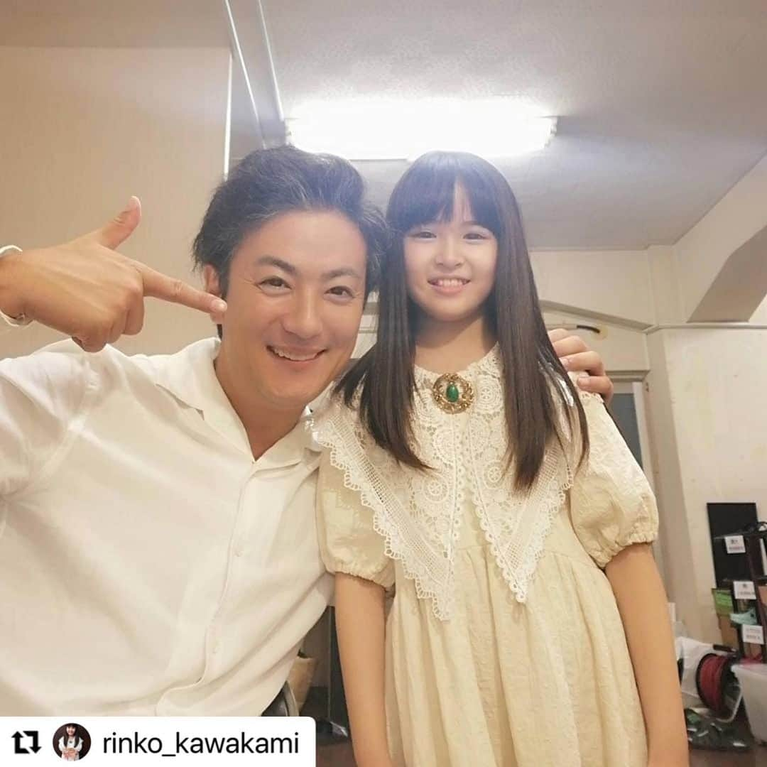 【公式】シンドラ「バベル九朔」のインスタグラム：「#Repost @rinko_kawakami with @make_repost ・・・ 九朔勝役の #上地雄輔 さんと。 やさしくて、面白くて、とって素敵な方でした。☺️🥰☺️  #バベル九朔  第9話は、明日14日深夜24時58分〜放送です。  とうとう満大( #菊池風磨 さん)が…！？  ぜひ観てください。  昨日アップしたお写真ですが、訂正しようして間違って削除してしまいました。😭 せっかくコメントやイイねしてくださったのに、ごめんなさい。🙇🏻‍♀️🙇🏻‍♀️🙇🏻‍♀️ 使い方、もっと勉強します。」