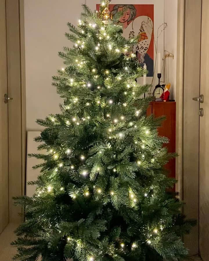 ソ・ウンスのインスタグラム：「모두 잘 이겨내보아요 🎄」