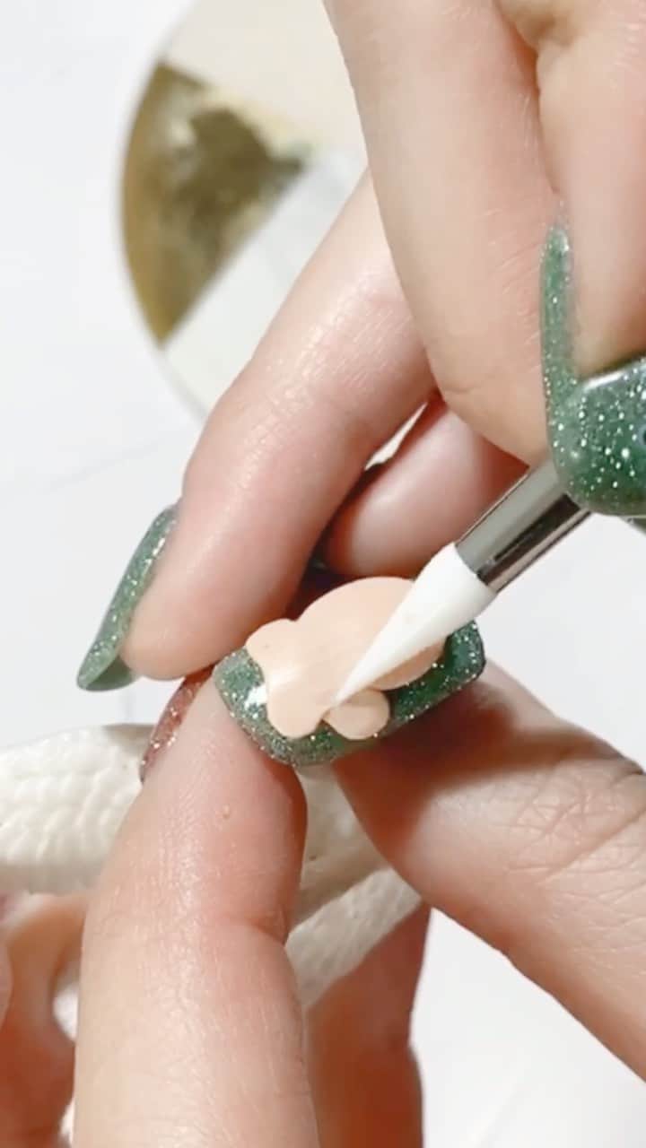 なかやまちえこのインスタグラム：「②クッキーを作ります。⠀ ②I make cookie.⠀ YouTube has an English subtitle.⠀  ⠀ PREGEL・Betty gel・きまぐれキャット・PREANFA・PREXY商品は、ネイリストの方は↓ ⠀ プリモール @nail_premall ⠀ http://gelnailshop.com/ ⠀ ⠀ キャンディポケット @candypocket_official ⠀ http://www.beautysupport.jp/sm/script_main/shoptop.php ⠀ ⠀ セルフの方は↓ ⠀ ジョイアート @joyartofficial ⠀ http://joyart.biz/ ⠀ ⠀ にて購入頂けます☺️⠀⠀ ⠀ #nail #nails #nailart #ネイル #美甲 #ネイルアート  #japanesenailart #manucure #japanesenails #manicurist #gelnails #أظافر #네일아트 #미용 #vẽmóng #ngườiđẹp  #เพ้นท์เล็บ #искусствоногтя #artedeuñas #เพ้นท์เล็บเจล #ジェルネイルデザイン #ネイルデザイン #senikuku #nagelkunst #クリスマスネイル #christmasnails #アイシングクッキー #icingcookies #冬ネイル #winternails @pregelofficial @bettygel_official @kimagure_cat_whim」