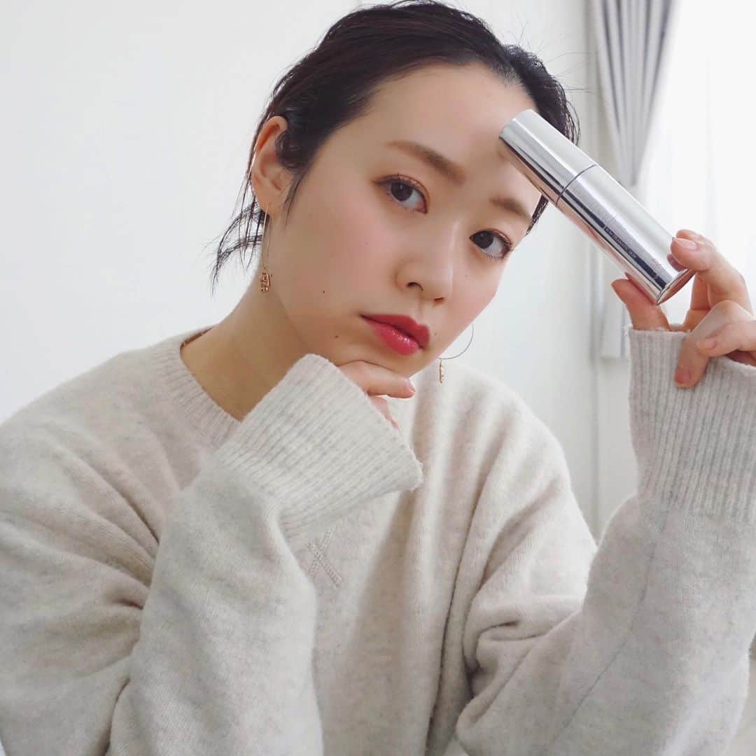 のインスタグラム：「マスク荒れ対策にBEAULIN R(ビューリンR) @beaulin_r の美容液ミストを導入。﻿ 「限りなくオーガニックに近く、エイジングケア効果が高い」高機能スキンケア🧖🏻‍♀️﻿ ﻿ 私は普段乾燥した時にシュッと吹きかけています。﻿ メイクの上からでもOKなのが嬉しい！﻿ ﻿ ﻿ こまめにミストをかけていたら、マスク荒れがだんだん落ち着いてきました😌👏🏻﻿ ﻿ ﻿ ﻿ #PR#BEAULINR#ビューリンアール#ミスト美容液#美容#美容液#マスク荒れ対策#ゆらぎ肌#美肌#メイク直し#毛穴ケア#保湿ケア#オーガニック#乾燥肌#敏感肌#乾燥敏感肌」