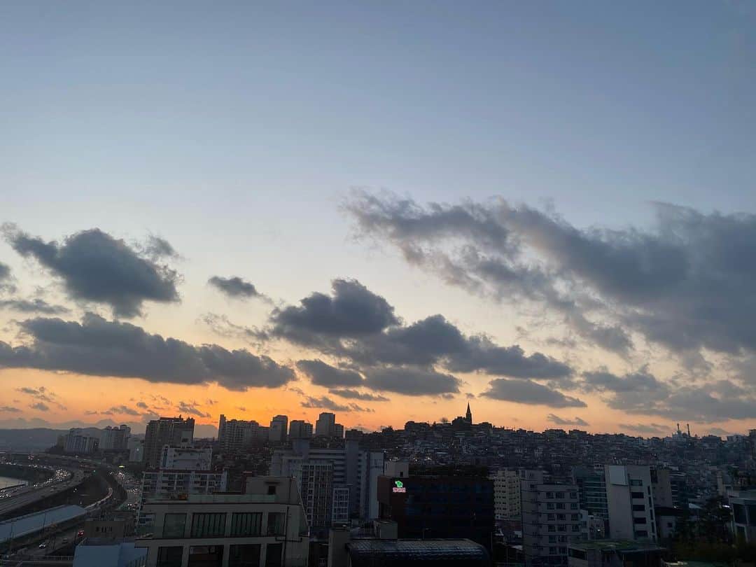 SOLさんのインスタグラム写真 - (SOLInstagram)「“For every house is builded by some man; but he that built all things is God.” ‭‭Hebrews‬ ‭3:4‬ ‭KJV‬‬」12月13日 20時21分 - __youngbae__