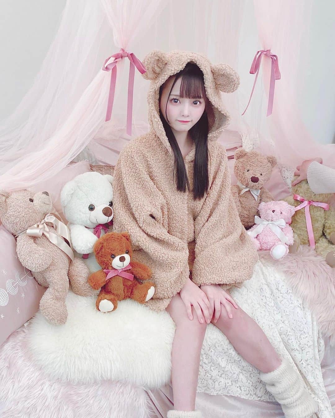 齊藤なぎささんのインスタグラム写真 - (齊藤なぎさInstagram)「🐻﻿ ﻿ ﻿ ﻿ くまさんなぎちゃんと森で出会いませんか？？🌳﻿ ﻿ ﻿ ﻿ 最後までスクロールしてみてね☺️﻿ ﻿ ﻿ ﻿ ﻿ #LARME さん発売まであと4日☁﻿ ﻿ ﻿ ﻿ みんな楽しみにしてくれてるかな…？？﻿ ﻿ ﻿ 実は実はなんとなんと…🙊🙊なことがありまして、いろんななぎさが見られちゃうと思います( ›_‹ )﻿ ﻿ ﻿ ﻿ そしてこのお洋服は﻿ ﻿ 🍒 @missmine_official さんのベアボンチョ！﻿ ﻿ ﻿ もこもこかわいすぎる🥺﻿ ﻿ ﻿ ﻿ いつもたくさん、推し事してくれてありがとう☁﻿ ﻿ ﻿ ﻿ ﻿ #larmemagazine #larme047 #fashionmagazine ﻿#missmine #ミスマイン #idol #ラルム #ガーリーコーデ #くま #イコラブ #齊藤なぎさ #なーたん　#届いてなーたん﻿ ﻿ ﻿ ﻿」12月13日 20時19分 - saitou_nagisa