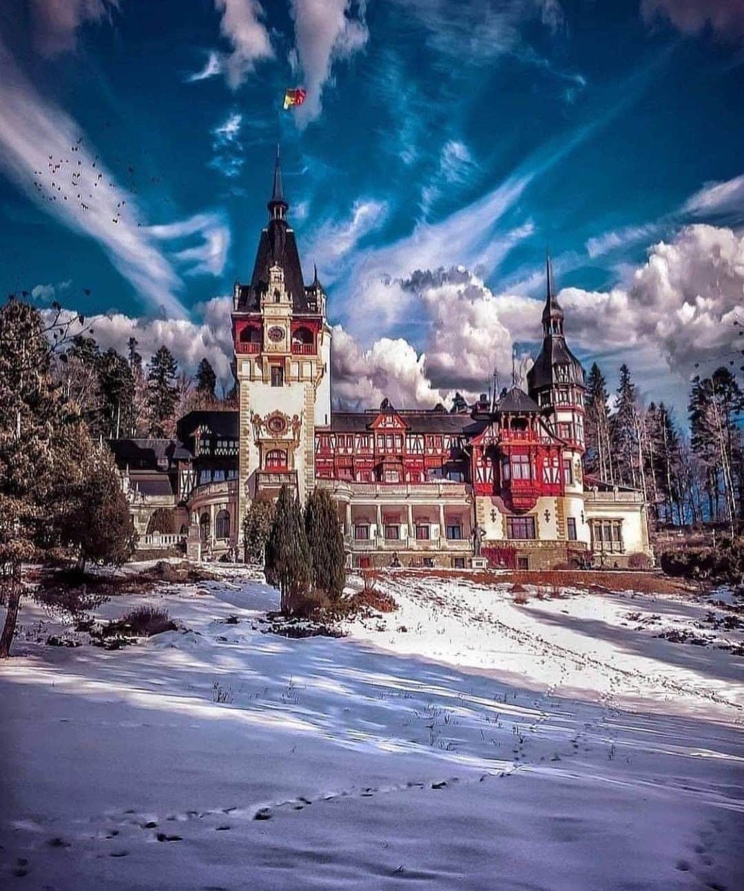9GAGさんのインスタグラム写真 - (9GAGInstagram)「Winter in Romania ⛄ Follow @voyaged for more winter wonderlands around the 🌍 - 📷 @momentsofgregory - #voyaged #romania #9gag」12月13日 20時30分 - 9gag