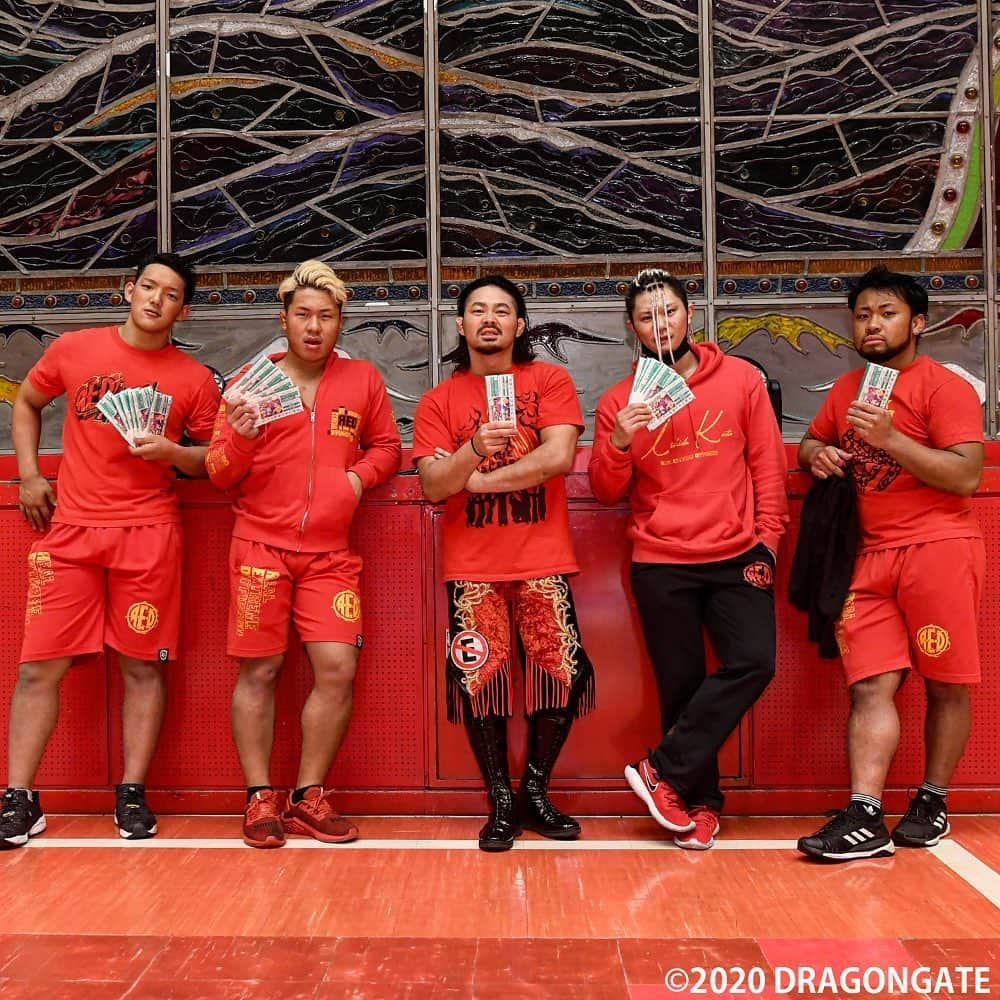 小林瑛太のインスタグラム：「El tiempo es dinero..  #DRAGONGATE #Prowrestling #Eita #Professional #DragongateNetwork #RED #Wrestler #Lucha #NumeroUno #Workout #NoMolestar #Japan #China #Mexico #UnitedKingdom #America #France #india #Istanbul #korea #Turkey #Russia #Indonesia #Italy #Brazil #Germany #Spain  #swag #instagood #photooftheday」