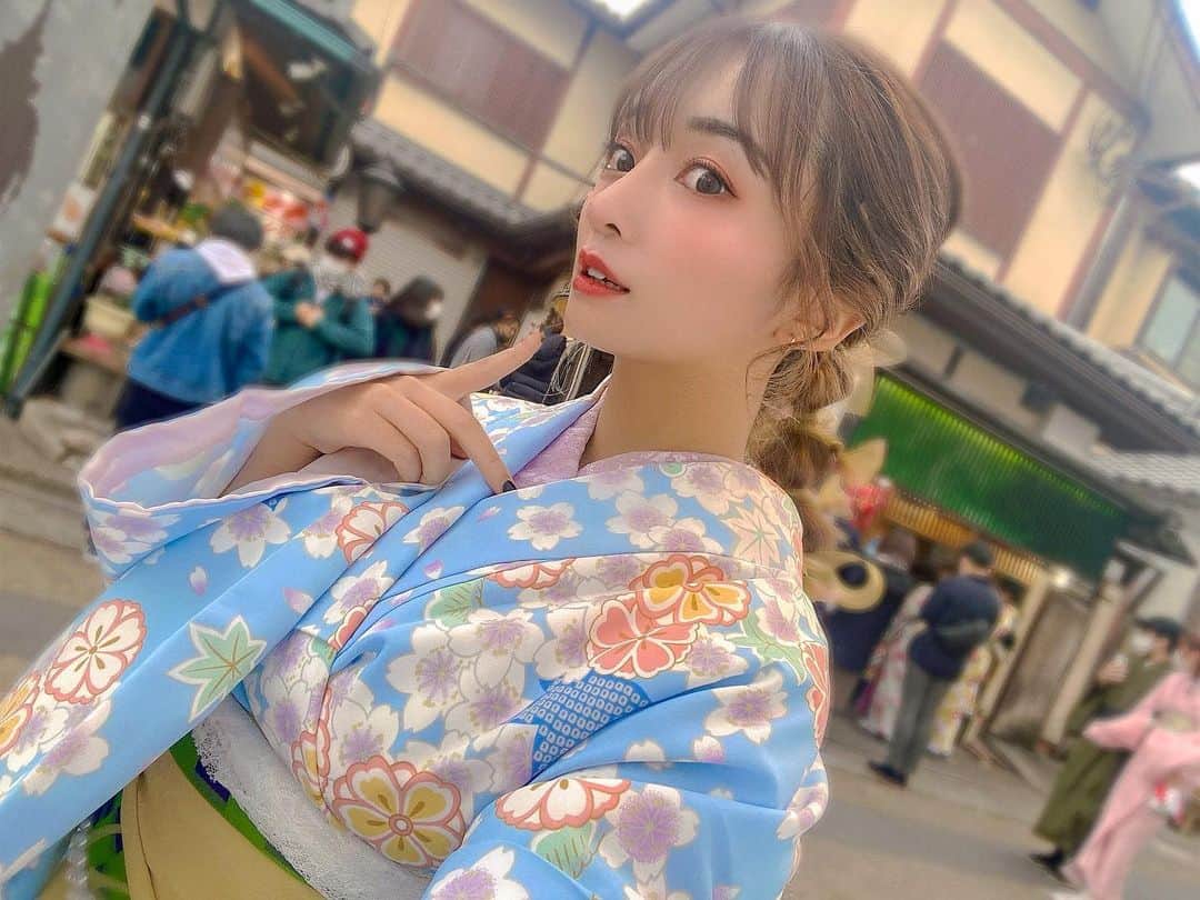ERENAのインスタグラム：「最後の☝️のポーズは動画終わりのポーズ」