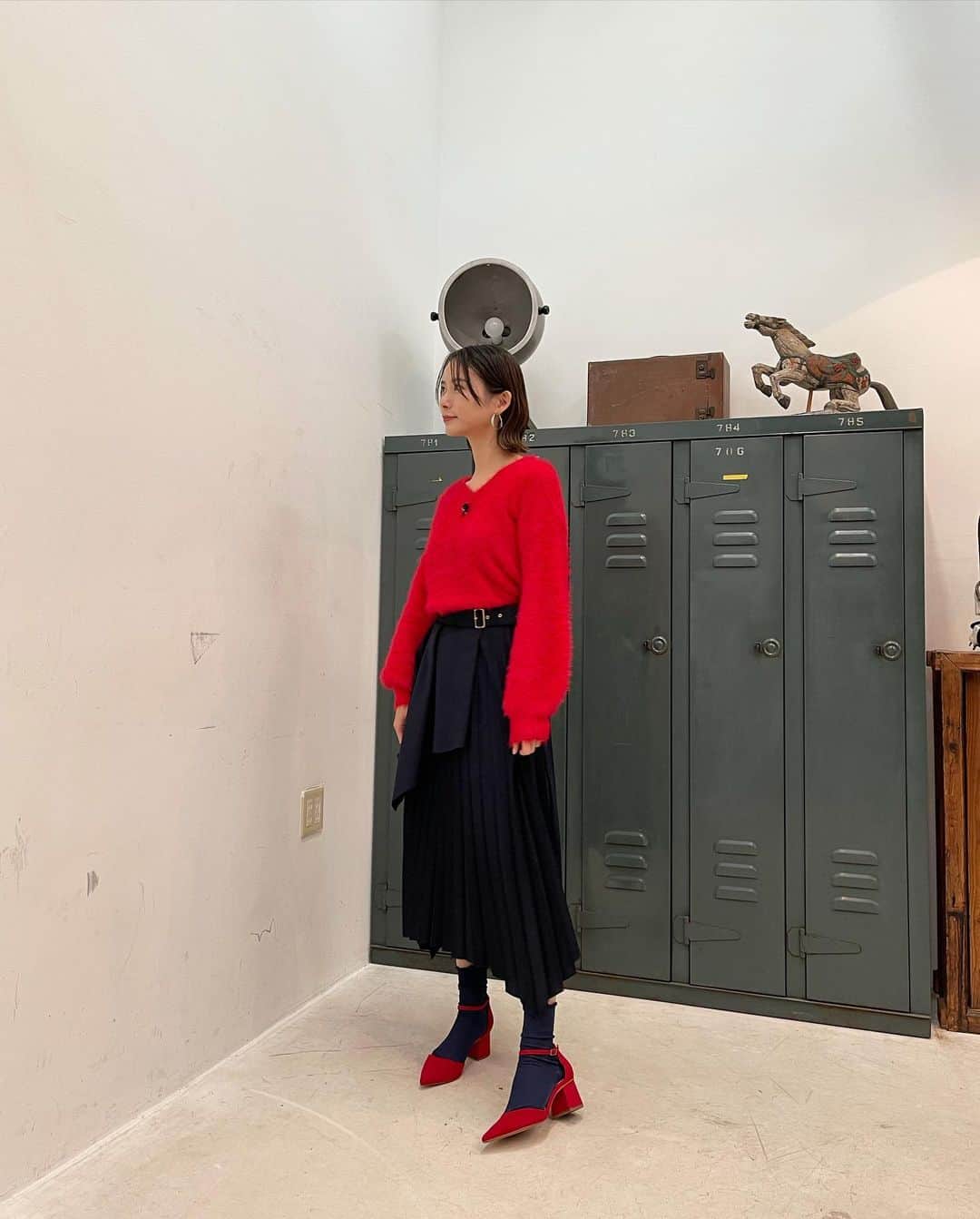 朝日奈央さんのインスタグラム写真 - (朝日奈央Instagram)「#あさひ衣装   いつも素敵なメイクをしてくださるメイクさんと 可愛い衣装を着させてくださるスタイリストさんに感謝です🙏🏼💞」12月13日 20時26分 - pop_step_asahi