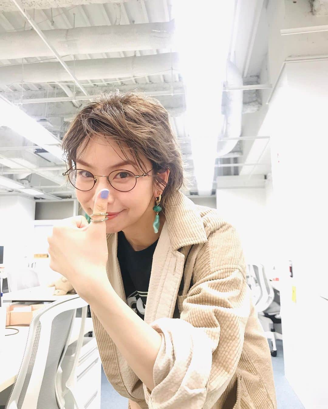 野村麻純さんのインスタグラム写真 - (野村麻純Instagram)「眼鏡の跡🥸 アクセサリー、メイク、お洋服の順にアピール🏄‍♂️ #38歳バツイチ独身女がマッチングアプリをやってみた結果日記  #テレビ東京 #ドラマパラビ #paravi」12月13日 20時38分 - masumi_nomura.official