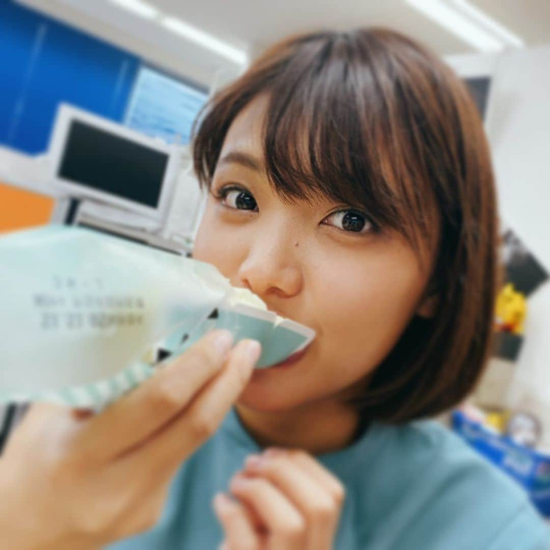 木岡真理奈さんのインスタグラム写真 - (木岡真理奈Instagram)「冬は甘いもの🍰とラーメン🍜ばかり食べてしまう。人間の本能なんでしょうか、、 #最近の悩み #同期が撮ってくれた」12月13日 20時32分 - kutv_kioka