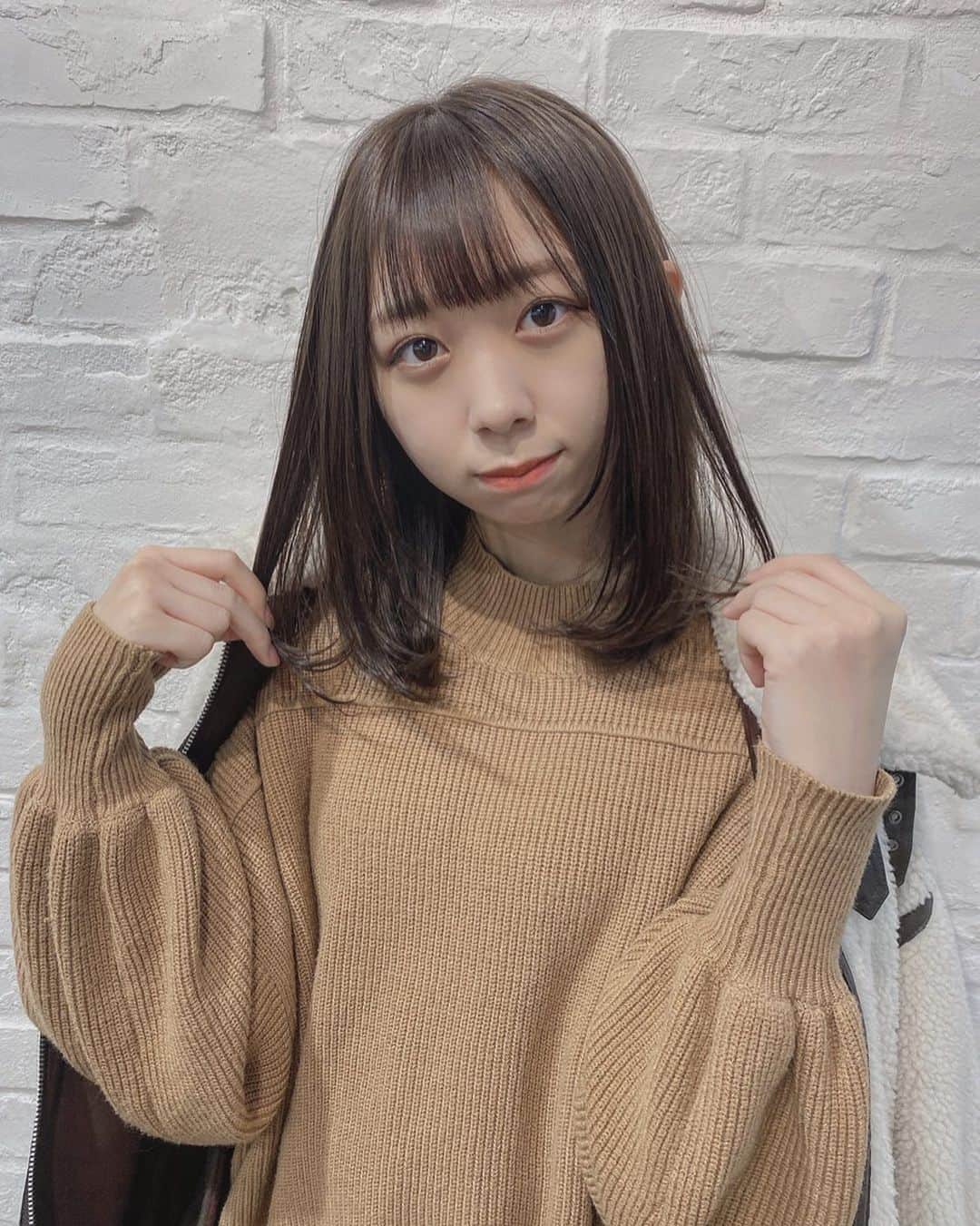 のインスタグラム：「今日はABBEYさんでツヤサラになったよう 嬉しい☕️いい感じ  耳出てんの恥ず」