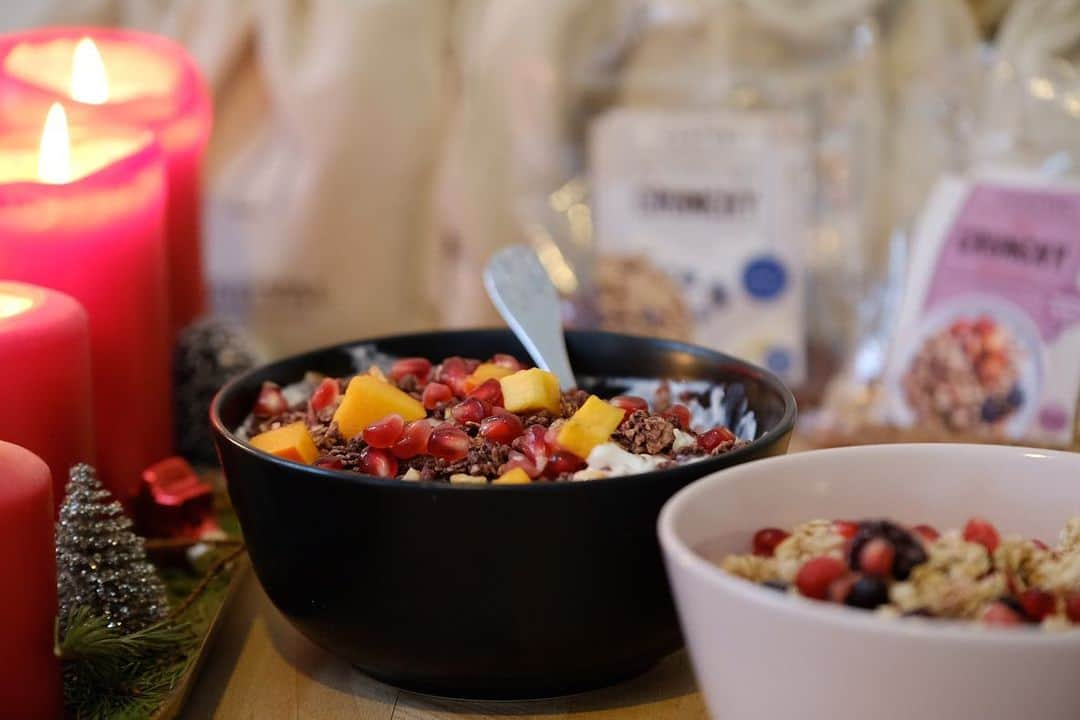 カロリーネ・ジンフーバーのインスタグラム：「lazy sundays are made for yummy breakfast from @verivalbio 😍 how do you start your restdays? #teammuesli . . .  #austria #österreich #frühstück #adventskalender #tirol #innsbruck #food #foodporn #foodphotography #foodstagram」