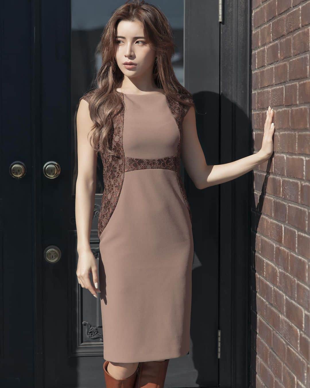 のインスタグラム：「𝐂𝐨𝐦𝐛𝐢𝐧𝐚𝐭𝐢𝐨𝐧 𝐥𝐚𝐜𝐞 𝐝𝐫𝐞𝐬𝐬 【DRESS FAIR対象】 〈Ivory,Beige,Brown,Black〉  _____________________________________ www.ambient-online.com @ambientofficial @ambient_ariake @ambient_yurakucho @ambient.opa #アンビエント#ambient_official  #coordinate #styling #20AW #fw20 #chic」