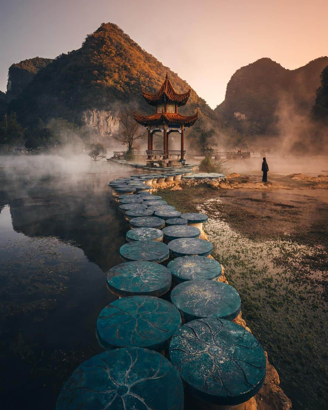 R̸K̸さんのインスタグラム写真 - (R̸K̸Instagram)「Steam rises in the winter morning, but involve the still lake. Walking into a Chinese pavilion and springs, creating a fairy tale picture. #hellofrom Guangxi China ・ ・ ・ ・ #bestvacations #beautifuldestinations #earthfocus #earthoffcial #earthpix #thegreatplanet #discoverearth  #roamtheplanet #ourplanetdaily #lifeofadventure #nature #tentree  #theglobewanderer #visualambassadors #stayandwander  #TLPics  #visit #voyaged #sonyalpha #bealpha #aroundtheworldpix #moodygrams #artofvisuals #travellingthroughtheworld #cnntravel #complexphotos #d_signers #lonelyplanet #luxuryworldtraveler @sonyalpha  @lightroom @soul.planet @earthfever @9gag @500px @paradise」12月13日 21時02分 - rkrkrk