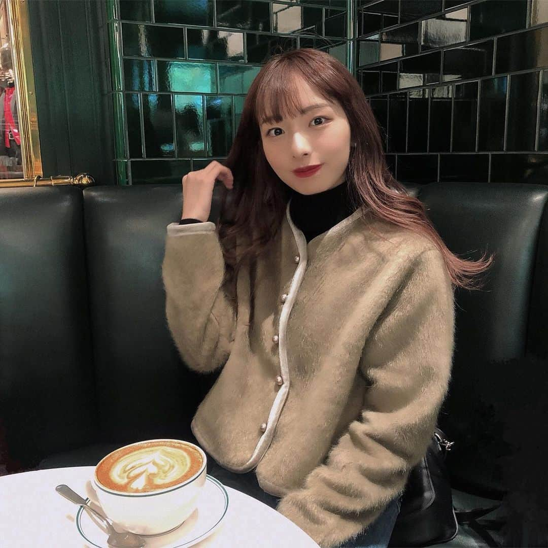 磯部杏莉さんのインスタグラム写真 - (磯部杏莉Instagram)「☕️ ・ ・ ・ こんばんは‪☺︎‬ こちら、すこーし前のお写真です。 （現在の私は卒論に追われています、あとちょっと、、！🥶）  #ralphscoffee #表参道カフェ #卒論」12月13日 21時03分 - isobe_anri