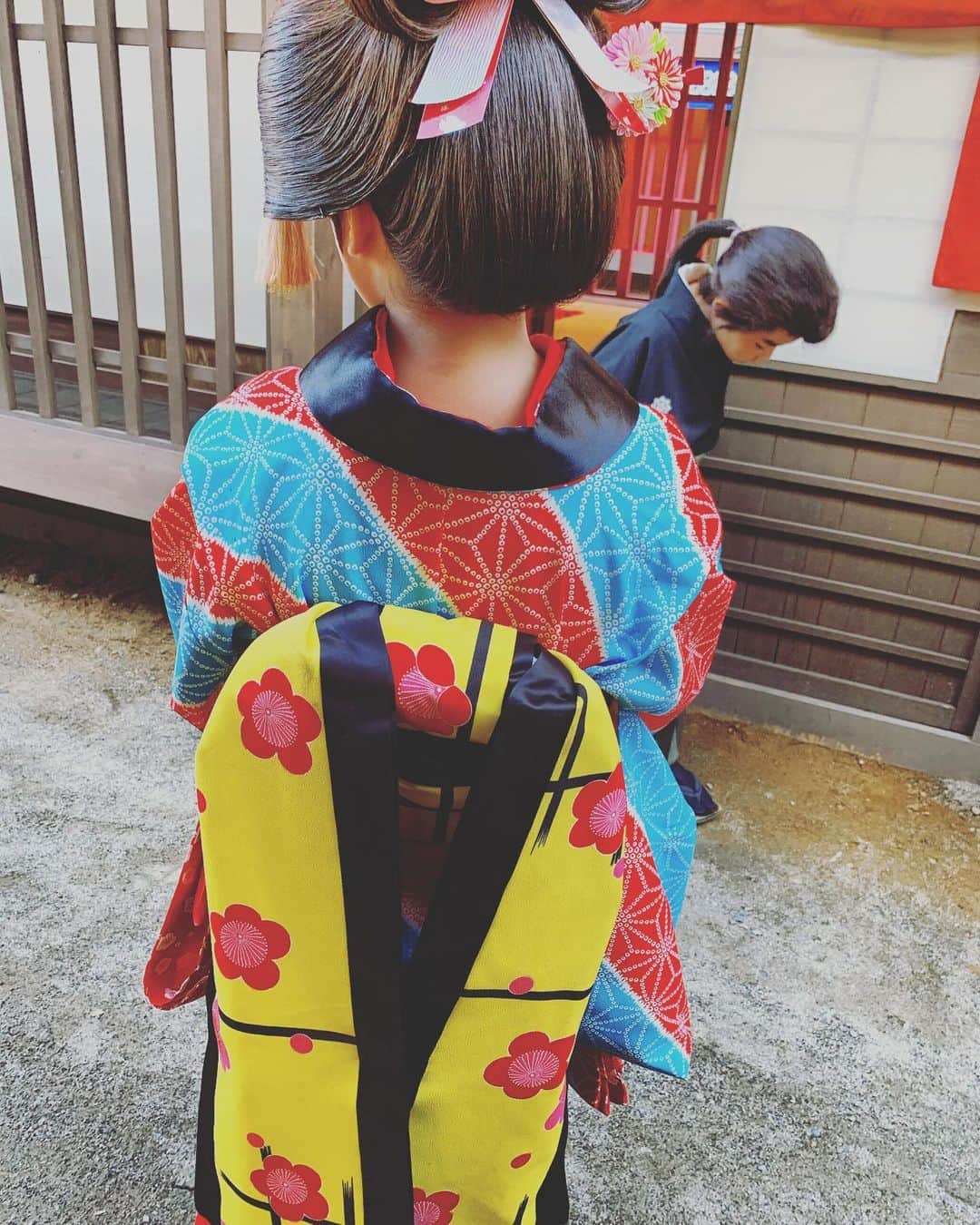 こーいちのインスタグラム：「もう来年中学生。 本人見てても大人の階段登ってるって感じがする。 そしてもしその階段が途中でドリフみたいにいきなり全部無くなって坂になって落ちて来ても1番下でバッチリ受け止めたるさかい安心して全力でお前らしく駆け上がれ。  12歳の誕生日マジおめでと。」