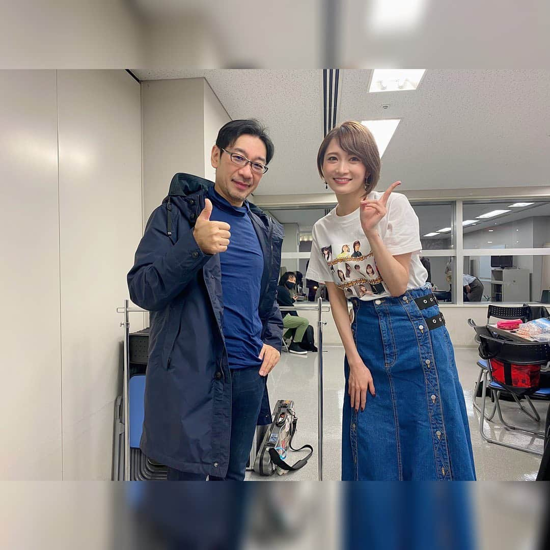 AYASAさんのインスタグラム写真 - (AYASAInstagram)「🎸💛 遅くなりましたが💦先日 『しおこうじ玉井詩織×坂崎幸之助のフォーク村』に参加させていただきました🎻  久しぶりのフォーク村💛 ももクロちゃんやゲストの皆様の歌声に癒された〜🥰 そして松本隆×筒美京平縛りのセットリスト、初めて知る曲も多かったのですが色褪せない名曲を演奏させていただけて嬉しかったです💕  ご一緒させていただける機会があるといつもとってもお世話になる竹上様( 竹神様👑)、そしてダウンタウンしおこうじサキソフォンズで出演されていた才恵加様とお写真撮っていただけました嬉しい〜🎷🎷✨ ・ ・ #フォーク村 #お台場フォーク村 #しおこうじ #フジテレビnext #csフジ」12月13日 21時22分 - ayasa_doya