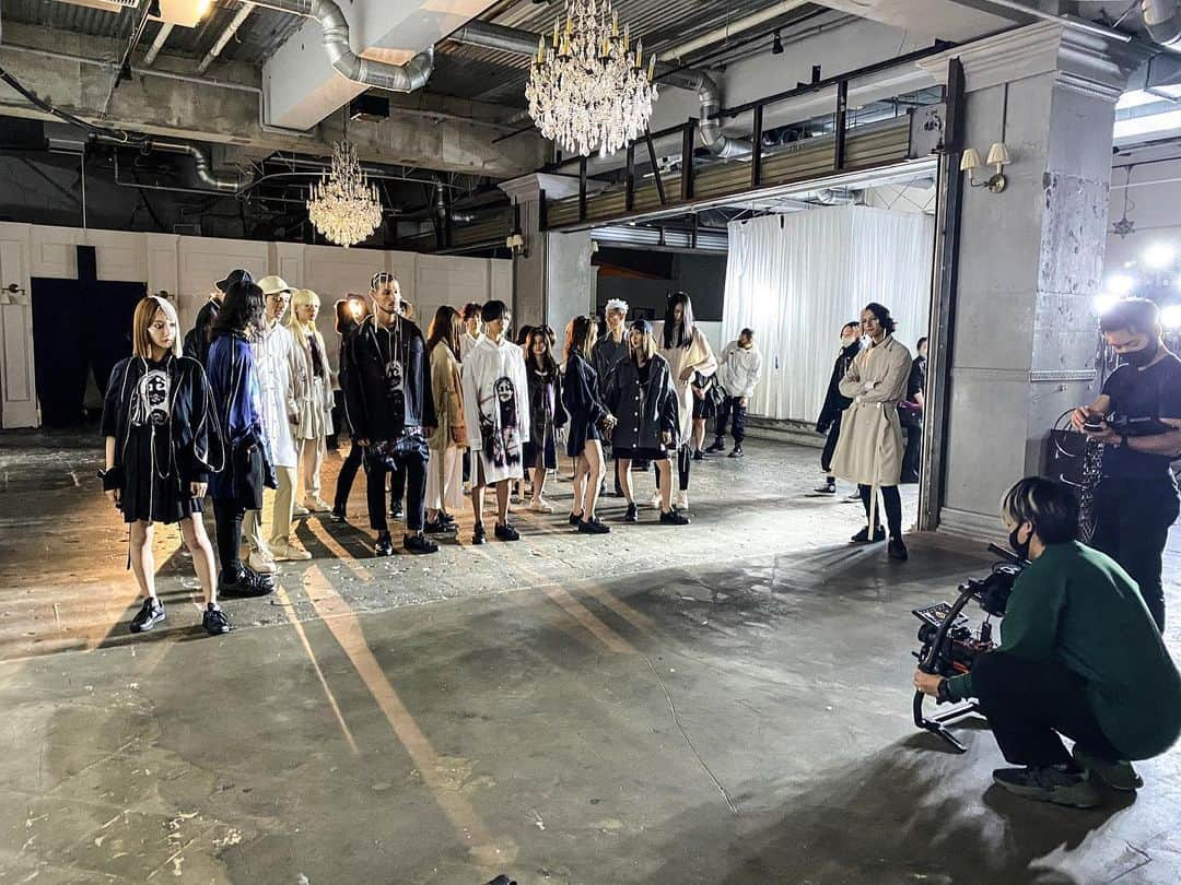 李燦雨さんのインスタグラム写真 - (李燦雨Instagram)「21SS COLLECTION RUNWAYSHOW前の﻿ PV撮影中。。。﻿ ﻿ 皆が僕の服を着て立ってる姿を見てるだけでも﻿ 感動の波🌊に襲われて涙出そうだった🥺﻿ ﻿ MODEL ﻿ ﻿ WOMAN﻿ @asukakiraran ﻿ @shiori_f83﻿ @rikakosakata_official ﻿ @a_ponnnn 23﻿ @hasegawa_kasumi﻿ @kzzang__ ﻿ @ranma_yu ﻿ @urabeayano ﻿ @mioko_thanzuiyue ﻿ @emichii87﻿ ﻿ MAN﻿ @junnosuke_official ﻿ @iamyoooooooooooo ﻿ @super_b.c﻿ @zinez_kamikaze ﻿ @reolel ﻿ @tahori_tahori﻿ @issei_ttm ﻿ @fujitaalexander﻿ @mnik_ta ﻿ ﻿ Special Thanks﻿ @loreal @adidastokyo @ray_gmy @hiro_sugiyama_enlightenment ﻿ @kikurin.5555﻿ CHIGA MURAYAMA﻿ MASAYUKI AIZAWA﻿ HIROHIDE SHIBUYA﻿ All Staff﻿ ﻿ #acuodbychanu ﻿ #TEAMACUOD #ACUODFAMILY﻿ #アクオドバイチャヌ #ランウェイ #idoltokyo﻿ ﻿ #도쿄에서 #디자이너의삶 #도쿄생활 #도쿄일상 ﻿ #범사에감사하라 ﻿ ﻿ #明日花キララ #田口淳之介 #坂田梨香子 ﻿ #藤原史織 #ブルゾンちえみ #スンヒョク」12月13日 21時15分 - i_chanu_m_acuod