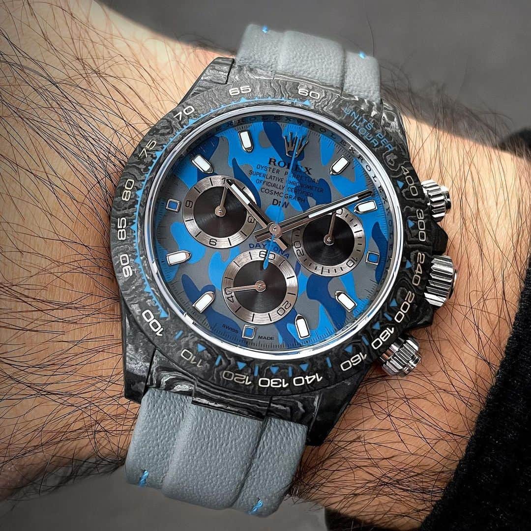 WATCHMANIAのインスタグラム：「The Daytona Military Blue project is yet again a rare and special timepiece by @diw_official , limited to only 5 pieces it continues the “Military” series. Limited to only 5 pieces, is there a chance to get it?  #DiW #DiW_watch #DiW_official #RolexDiW #customrolex #watchcollector #rolexwatch」