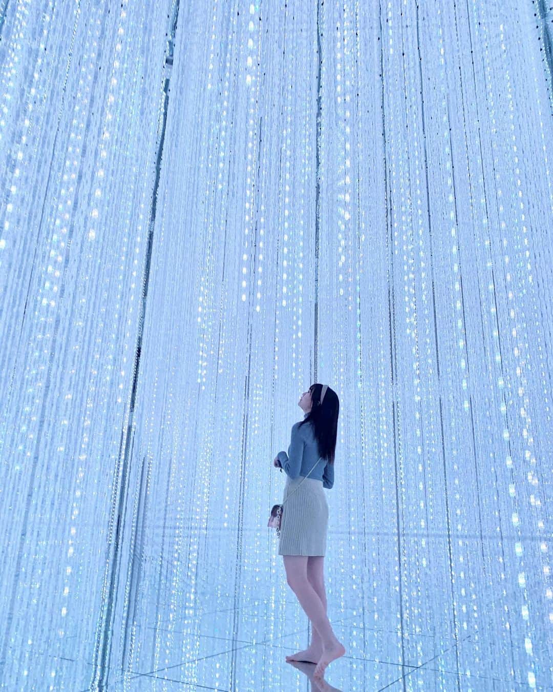 廣川奈々聖のインスタグラム：「キラキラ …！☁️🌙⋆ﾟ︎︎◌*⋆゜﻿ ﻿ ﻿ ﻿ ﻿ #チームラボプラネッツ#豊洲﻿#チームラボ豊洲#おでかけスポット#東京おでかけ#teamlabplanets#映えスポット#カメラ持っていけばよかった」