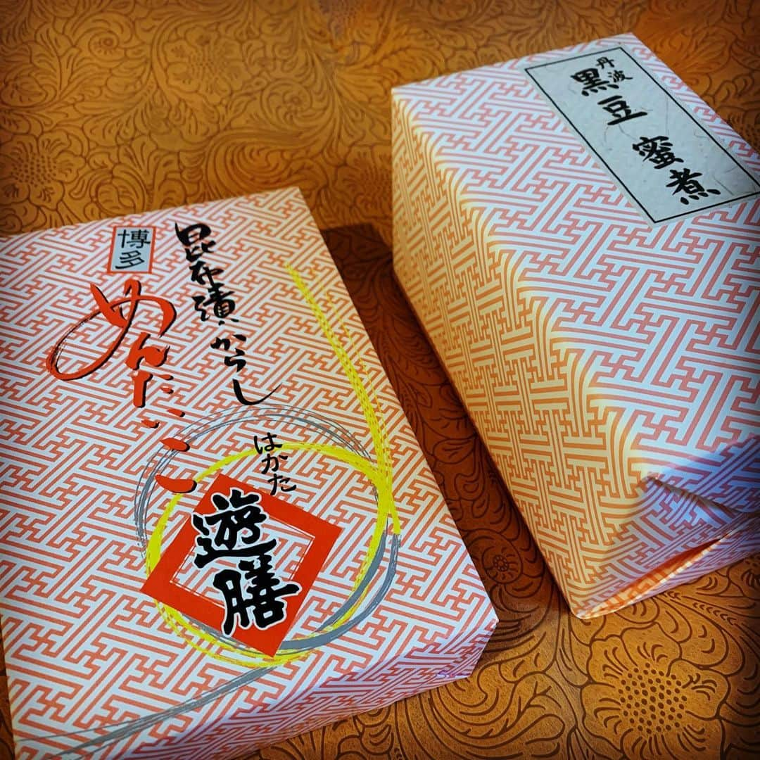 大月さゆさんのインスタグラム写真 - (大月さゆInstagram)「大好きな明太子が届きました😭﻿ ﻿ 好物の黒豆付きで😭﻿ ﻿ 感謝と共に幸せ湧き上がる😭﻿ 　﻿ ﻿ ﻿ さ！ご飯炊かなきゃっ🍚﻿ ﻿ ﻿ ﻿ #はかた遊膳﻿ #昆布漬け明太子﻿ #昆布と明太子のマリアージュ」12月13日 21時33分 - sayuotsuki_official