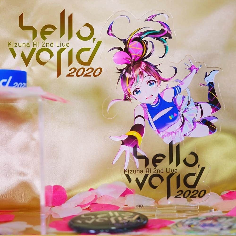 キズナアイさんのインスタグラム写真 - (キズナアイInstagram)「. ／ Kizuna AI 2nd Live “hello, world 2020” goods pre-order ends today!!🎀 ＼ . If you haven’t made a reservation yet, hurry! . . Official STORE https://kizunaai-itl.stores.jp . amiami(English) https://is.gd/1AxJOe . amiami(中文简体) https://is.gd/I49hdn . amiami(KAORA) https://is.gd/ZuaaPL . . #helloworld2020 . . #キズナアイ #kizunaai #aichannel #aichannel_official」12月13日 21時33分 - a.i.channel_official