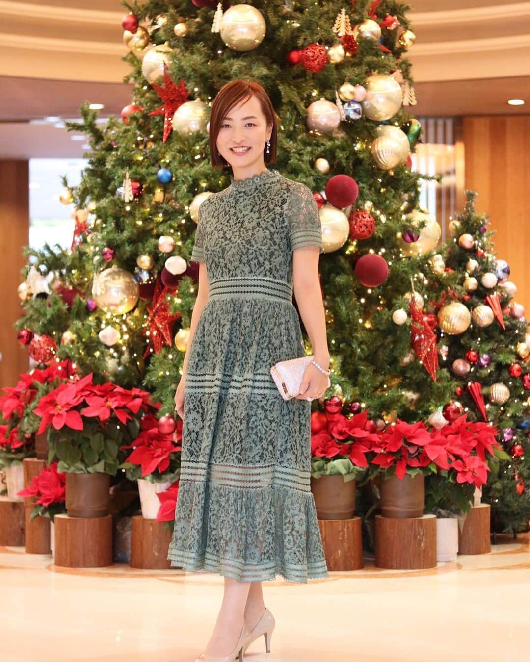 gracocoro Ryoko ONLINE SHOP＜グラこころ＞さんのインスタグラム写真 - (gracocoro Ryoko ONLINE SHOP＜グラこころ＞Instagram)「@fantadress_official のいづみさんに選んでもらったドレス、本当によかった♡ グリーンが華やかで ちょっとクリスマスらしさもあって🎄 着心地もとってもよかった✨  先輩であるいづみさんがオーナーの レンタルドレスサロン @fantadress_official 。 オープンして以来 お呼ばれの時は毎回お世話になってるけど、 その時々、お呼ばれの立場や会場などにあわせて ベストなドレスを着れるのが本当にいい✨  いづみさん、今回もステキなドレスを ありがとうございました😊♡」12月13日 21時36分 - gracocoryoko