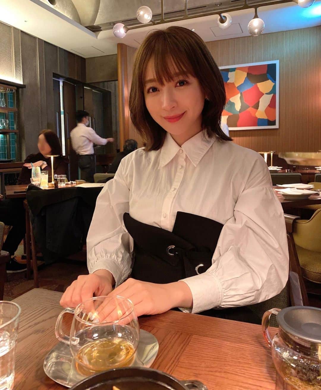 のインスタグラム：「new hair💇‍♀️伸びるのとっても早いので切ってしまいました🤤🎵ゆきちゃんいつもありがとう🥰🤍 @yuki___waka.violet」